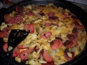 Bratkartoffeln mit türkischer Knoblauchwurst - SUCUK- und Ei - Rezept