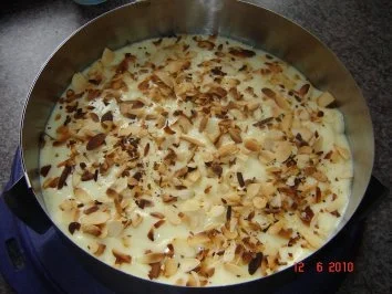 Rezept: Kuchen + Torten : Saftiger Rhabarberkuchen Bild Nr. 8 Kuchen + Torten : Saftiger Rhabarberkuchen - Rezept - Bild Nr. 8