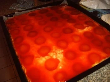 Spiegeleikuchen mit Erdbeerguß - Rezept