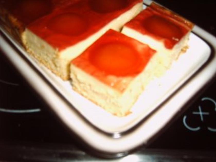 Spiegeleikuchen mit Erdbeerguß - Rezept - kochbar.de