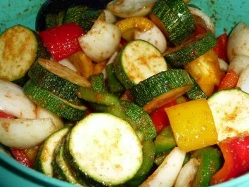 Rezept: Bratwurst/Geflügelspieße Bild Nr. 7 Bratwurst/Geflügelspieße - Rezept - Bild Nr. 7