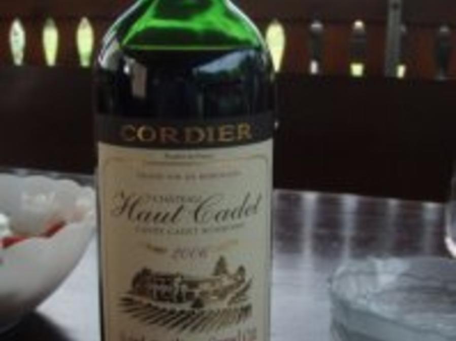 Mariniertes Straussenfilet mit Folienkartoffeln, Zuckermais und Salat ... Mariniertes Straussenfilet mit Folienkartoffeln, Zuckermais und Salat ...