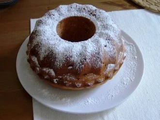 Gugelhupf mit Rosinen - Rezept