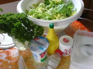 Rezept: Kopfsalat mit Sahnesoße Bild Nr. 6 Kopfsalat mit Sahnesoße - Rezept - Bild Nr. 6