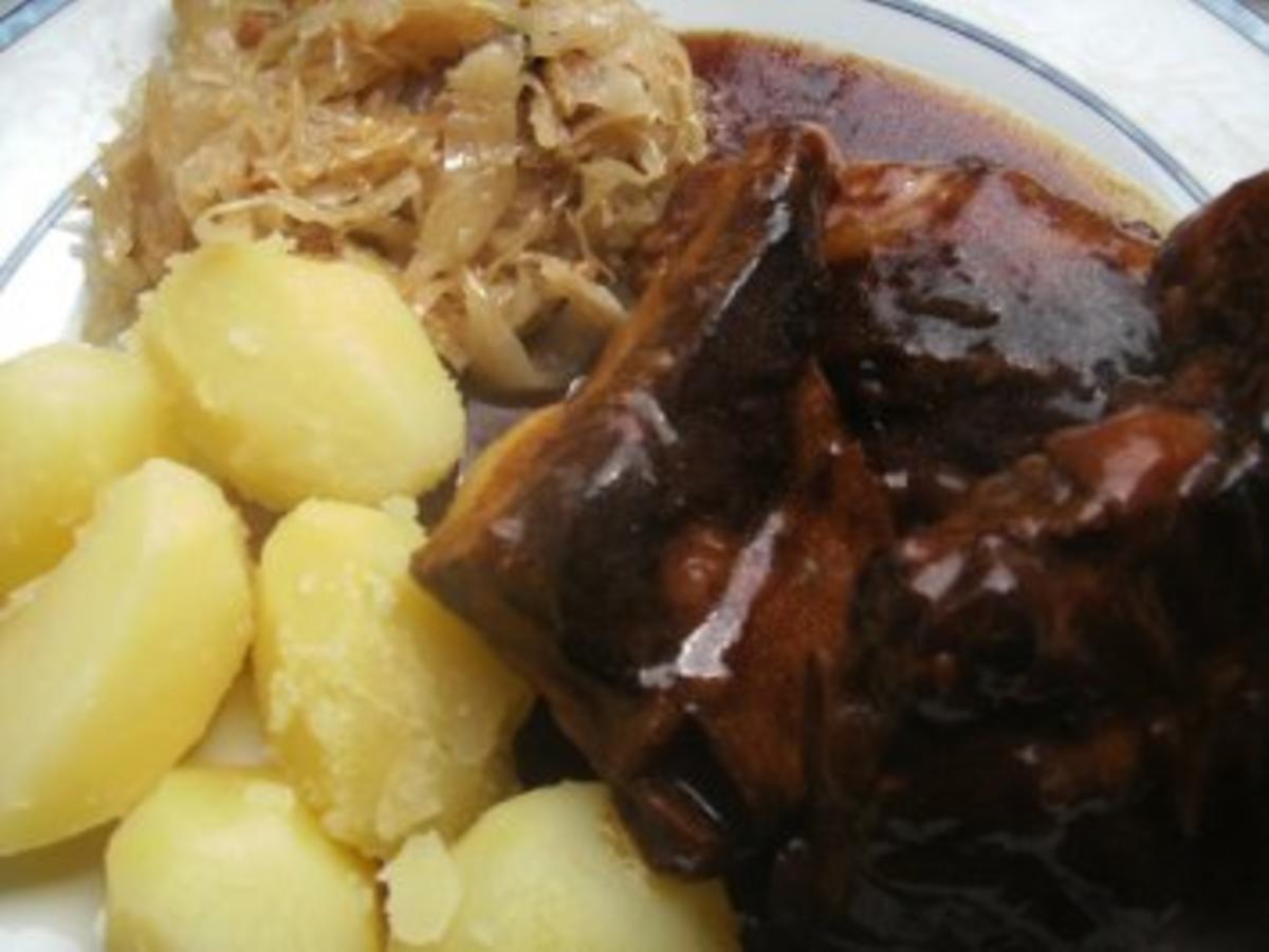 Geschmorte Rippchen in Honig Marinade und Sauerkraut vom Faß - einfach ...