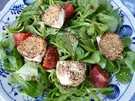 Feldsalat mit Sesam-Ziegenkäse gratiniert - Rezept