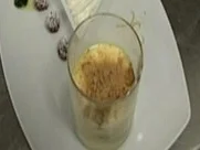 Rezept: Topfenschaum mit süßem Basilikum-Pesto und Amarettocreme Topfenschaum mit süßem Basilikum-Pesto und Amarettocreme - Rezept