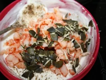 Rezept: Pasta ala Kräuter-Provenza mit Quark-Flusskrebsschwänze-Kürbis-Dip Bild Nr. 3 Pasta ala Kräuter-Provenza mit Quark-Flusskrebsschwänze-Kürbis-Dip - Rezept - Bild Nr. 3