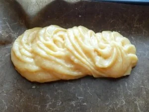 Rezept: Luftige Windbeutel und Eclairs mit Erdbeercreme Bild Nr. 6 Luftige Windbeutel und Eclairs mit Erdbeercreme - Rezept - Bild Nr. 6