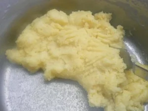 Rezept: Luftige Windbeutel und Eclairs mit Erdbeercreme Bild Nr. 12 Luftige Windbeutel und Eclairs mit Erdbeercreme - Rezept - Bild Nr. 12