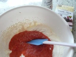 Rezept: Luftige Windbeutel und Eclairs mit Erdbeercreme Bild Nr. 15 Luftige Windbeutel und Eclairs mit Erdbeercreme - Rezept - Bild Nr. 15