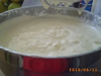 Rezept: Torten: Zweifarbige Torte - zum 65. Geburtstag des Seniorchefs Bild Nr. 6 Torten: Zweifarbige Torte - zum 65. Geburtstag des Seniorchefs - Rezept - Bild Nr. 6