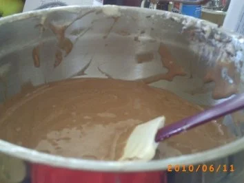 Rezept: Torten: Zweifarbige Torte - zum 65. Geburtstag des Seniorchefs Bild Nr. 9 Torten: Zweifarbige Torte - zum 65. Geburtstag des Seniorchefs - Rezept - Bild Nr. 9