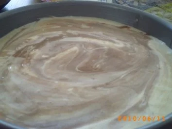 Rezept: Torten: Zweifarbige Torte - zum 65. Geburtstag des Seniorchefs Bild Nr. 10 Torten: Zweifarbige Torte - zum 65. Geburtstag des Seniorchefs - Rezept - Bild Nr. 10