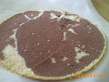 Rezept: Torten: Zweifarbige Torte - zum 65. Geburtstag des Seniorchefs Bild Nr. 14 Torten: Zweifarbige Torte - zum 65. Geburtstag des Seniorchefs - Rezept - Bild Nr. 14