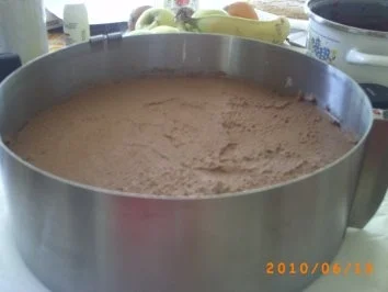 Rezept: Torten: Zweifarbige Torte - zum 65. Geburtstag des Seniorchefs Bild Nr. 18 Torten: Zweifarbige Torte - zum 65. Geburtstag des Seniorchefs - Rezept - Bild Nr. 18