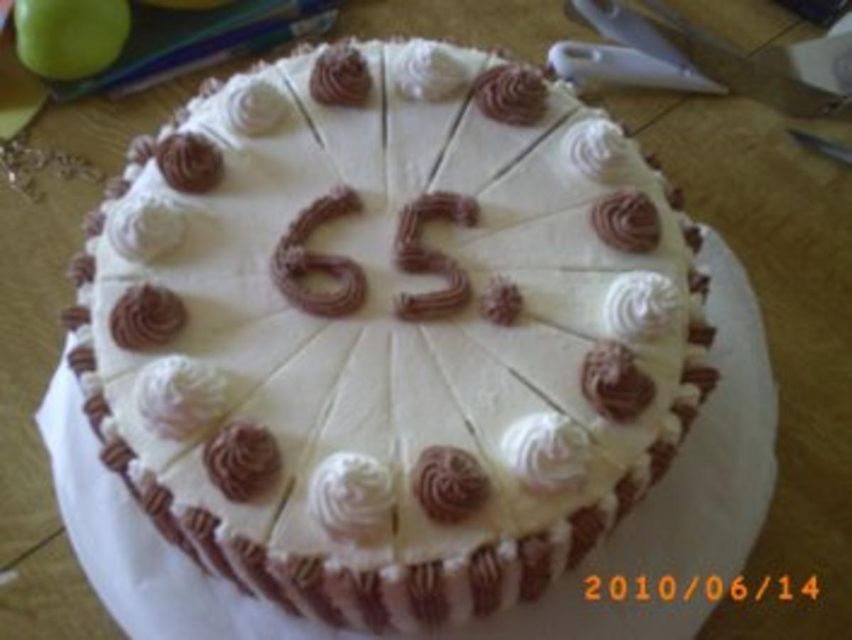 Torten: Zweifarbige Torte - zum 65. Geburtstag des Seniorchefs - Rezept - Bild Nr. 2