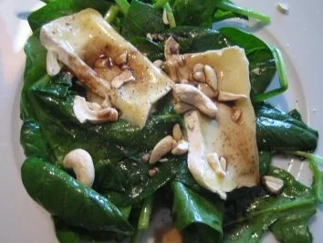 Rezept: Spinatsalat mit gebratenem Brie Bild Nr. 4 Spinatsalat mit gebratenem Brie - Rezept - Bild Nr. 4