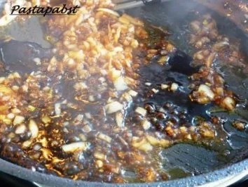 Rezept: Erdbeer-Balsamico-Sauce mit Hähnchenfilet und Zitronenbandnudeln Bild Nr. 2 Erdbeer-Balsamico-Sauce mit Hähnchenfilet und Zitronenbandnudeln - Rezept - Bild Nr. 2