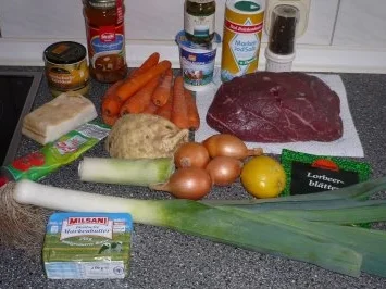 Rezept: Fürstliches Gulasch nach Esterházy-Art Bild Nr. 2 Fürstliches Gulasch nach Esterházy-Art - Rezept - Bild Nr. 2