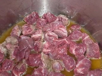 Rezept: Fürstliches Gulasch nach Esterházy-Art Bild Nr. 6 Fürstliches Gulasch nach Esterházy-Art - Rezept - Bild Nr. 6