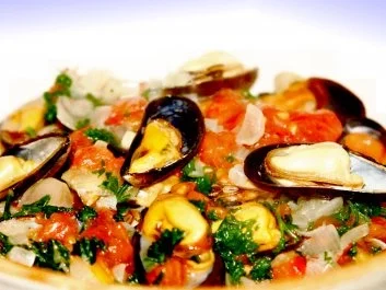 Rezept: Piri-Piri-Schweinefleisch mit Muscheln (Porc Alentejano com Piri-Piri) aus Portugal Piri-Piri-Schweinefleisch mit Muscheln (Porc Alentejano com Piri-Piri) aus Portugal - Rezept