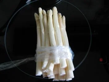 Spargelsülze mit gekochtem Schinken und Erbsen - Rezept - Bild Nr. 2