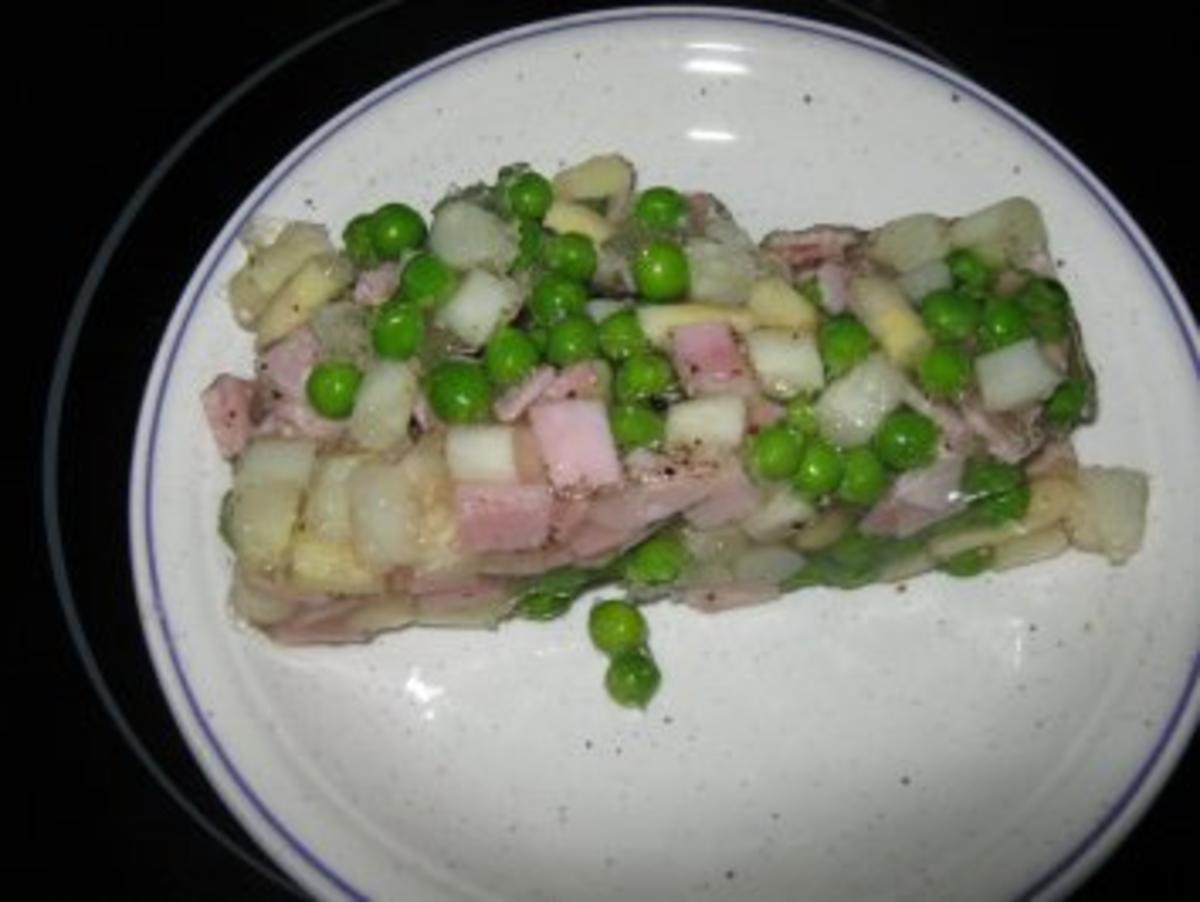 Spargelsülze mit gekochtem Schinken und Erbsen - Rezept - kochbar.de
