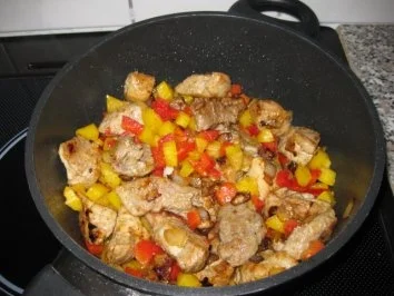 Schinkengulasch mit Paprika und Bandnudeln - Rezept - Bild Nr. 4