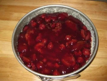 ♥҉♥  Schneckeles Kokos-Streuselkuchen ..mit Kirschen und Zwetschgen  ♥҉♥ - Rezept - Bild Nr. 6