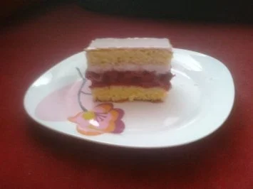 Kirsch-Biskuittorte - Rezept