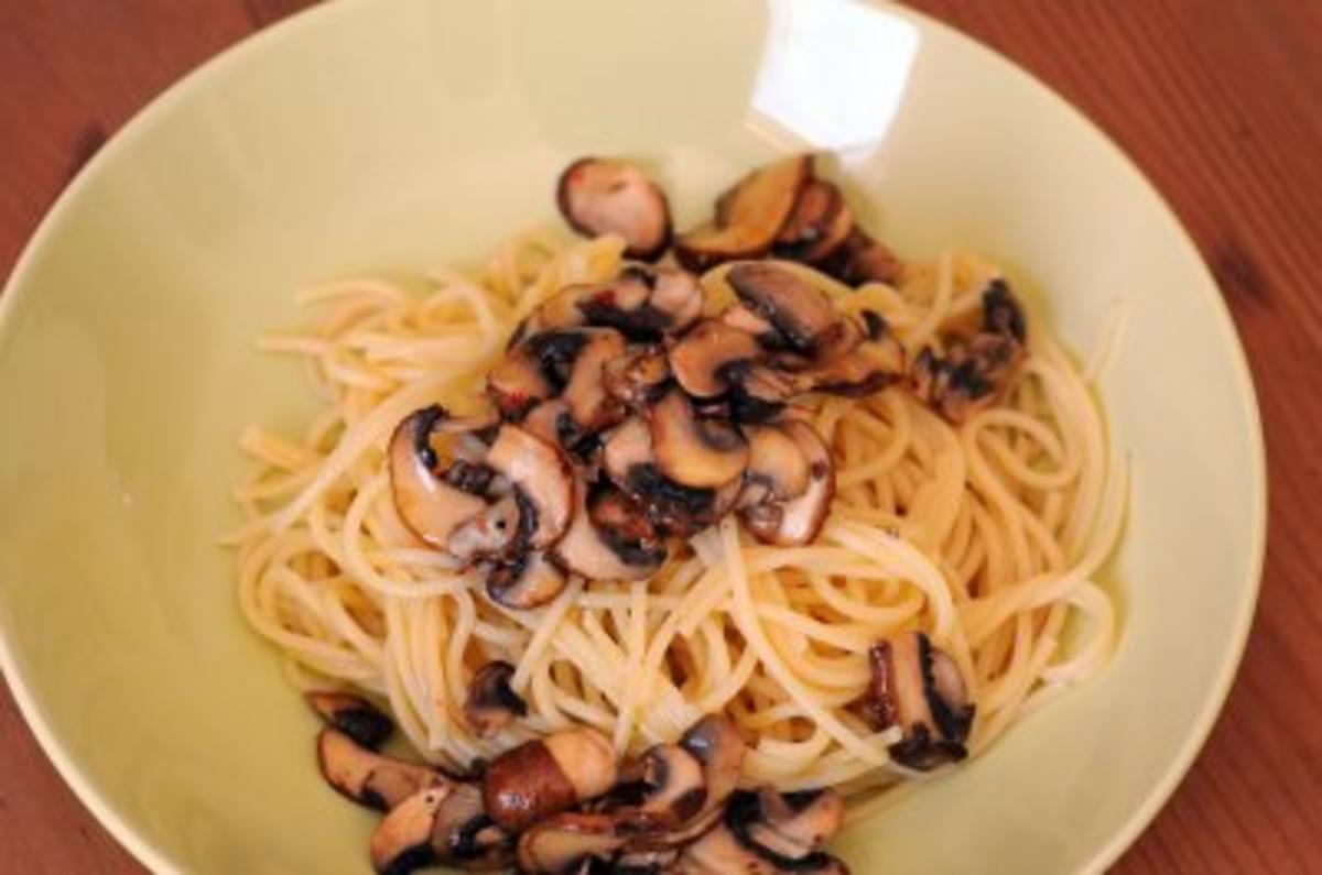 Spaghetti mit Champignons - Rezept