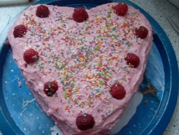 Rezept: Himbeer-Sahne-Herz Himbeer-Sahne-Herz - Rezept