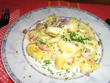 Rezept: Tortellini mit Schwarzwälder-Schinken Soße Tortellini mit Schwarzwälder-Schinken Soße - Rezept