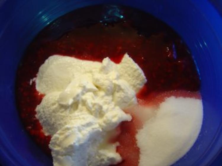 Rote Grütze Torte mit Quark - einfach - 41 kcal/100g