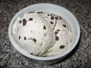 Stracciatella-Joghurt-Eis - Rezept