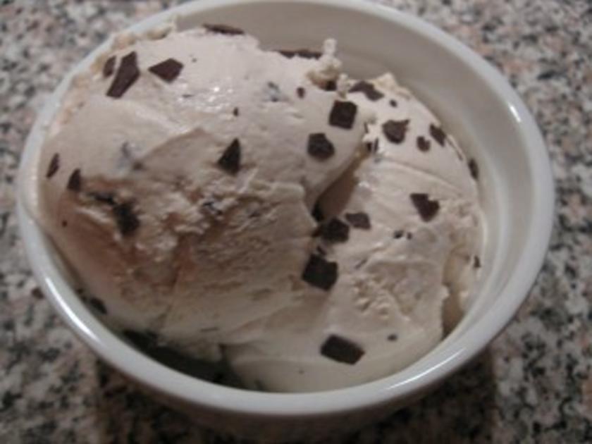 Stracciatella-Joghurt-Eis - Rezept mit Bild - kochbar.de