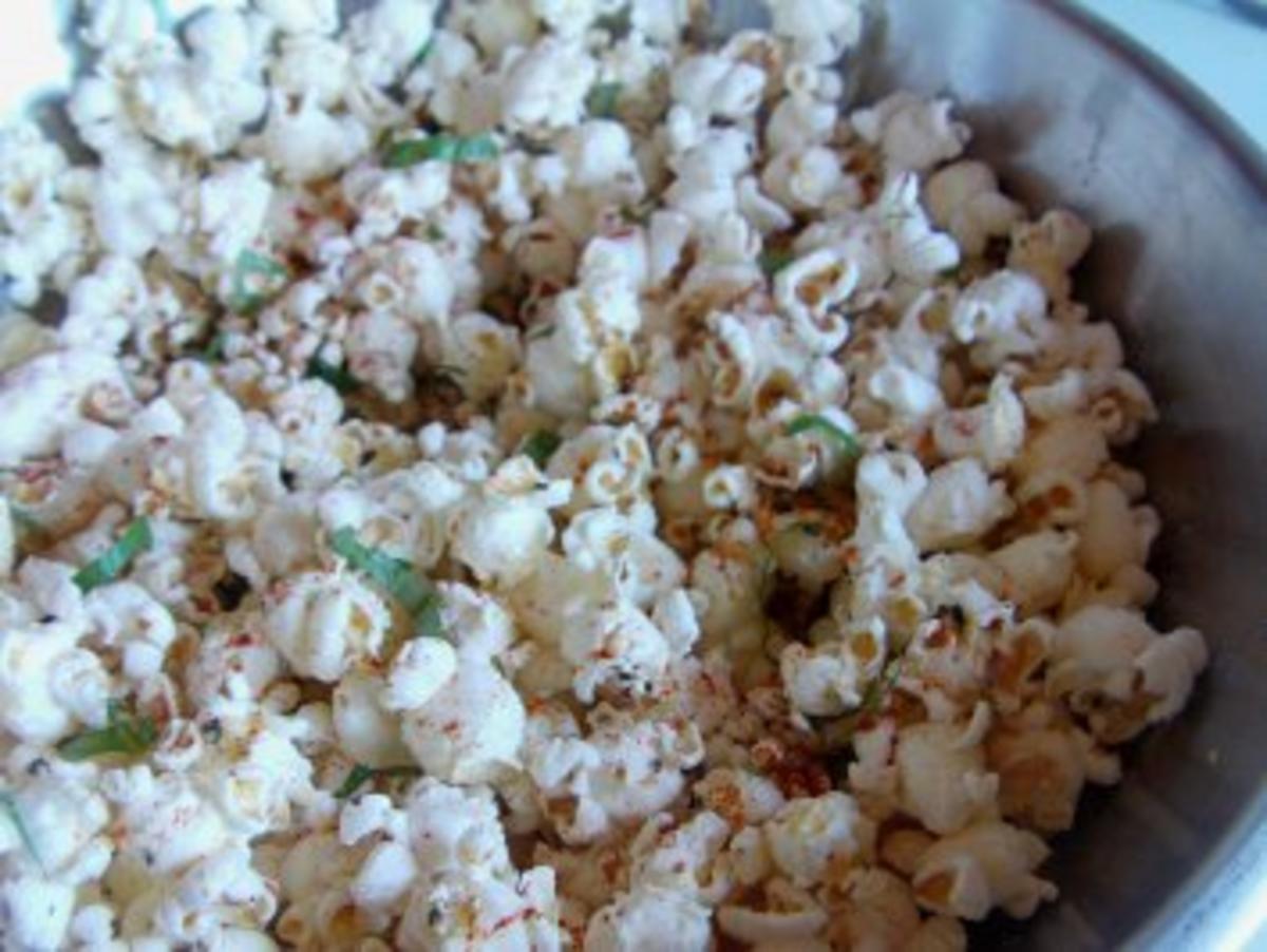 Knoblauch / Basilikum Popcorn - Rezept - Bild Nr. 2
