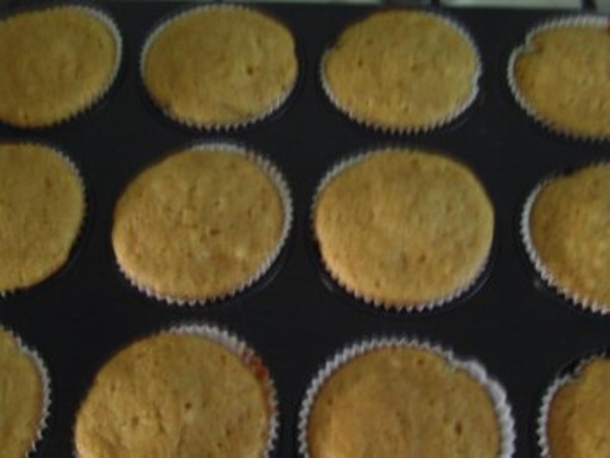 Aprikosen-Muffins mit O-Saft und Rosinen - Rezept By mira