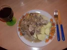 Kalbsrahmgulasch mit Champignons und Spargel - Rezept