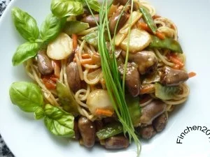 Asiatisches Gemüse-Herz trifft italienische Pasta - Rezept