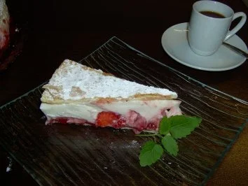 Rezept: Erdbeeriges Vergnügen Bild Nr. 2 Erdbeeriges Vergnügen - Rezept - Bild Nr. 2