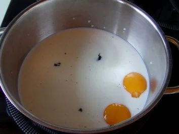 Vanilleeis aus einem 50 er Jahre Schulkochbuch - Rezept