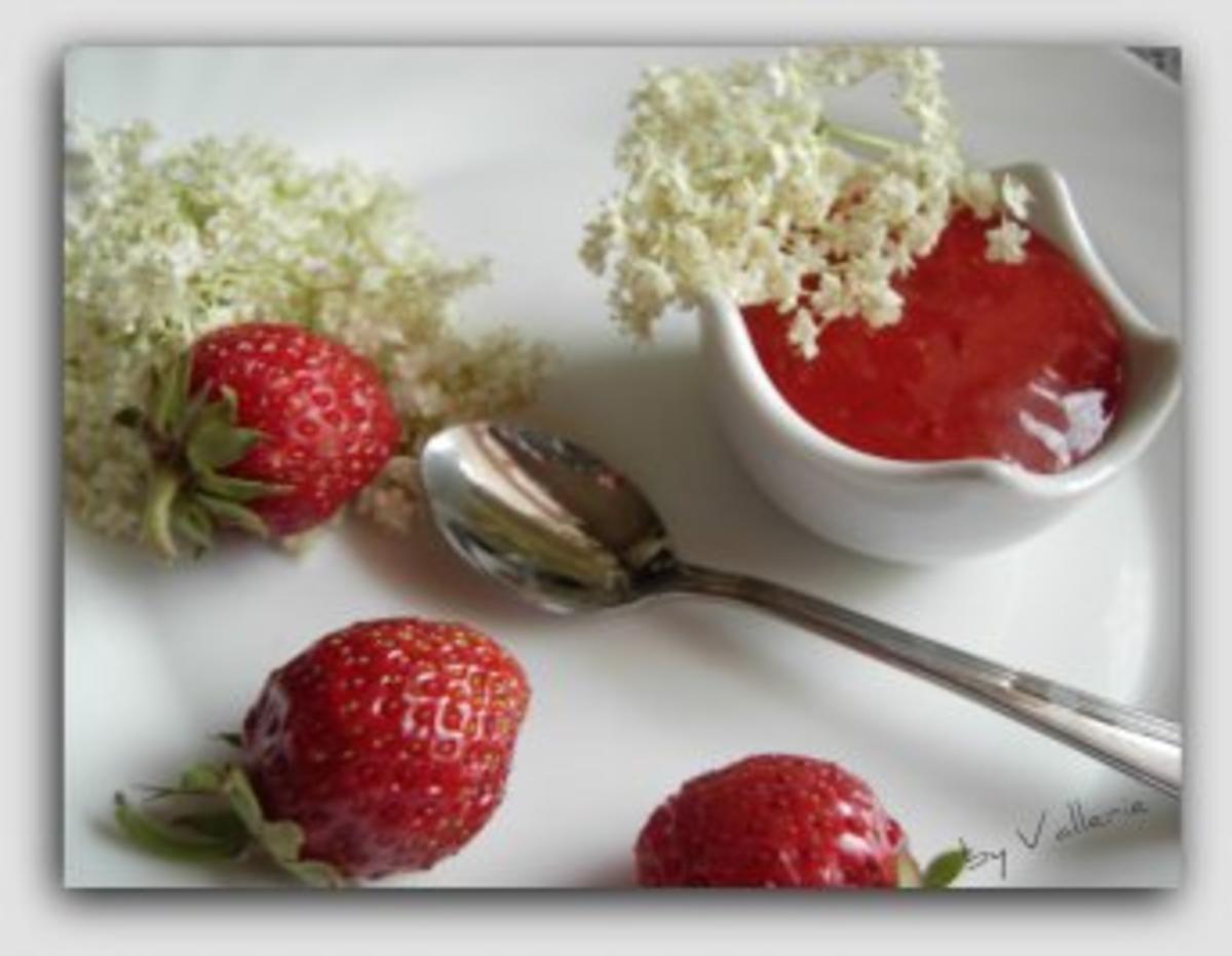 Erdbeer-Hollunderblüten Konfitüre - Rezept