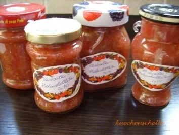 Konfitüre & Co:   Rhabarber mit Holunderblüten - Rezept