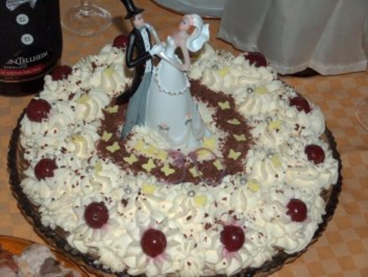 Schwarzwälderkirsch-Hochzeitstorte - Rezept