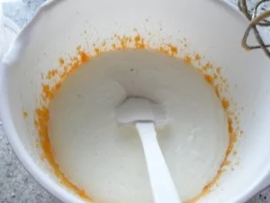 Rezept: Vanilleeis mit gestrudelten Amarenakirschen Bild Nr. 6 Vanilleeis mit gestrudelten Amarenakirschen - Rezept - Bild Nr. 6