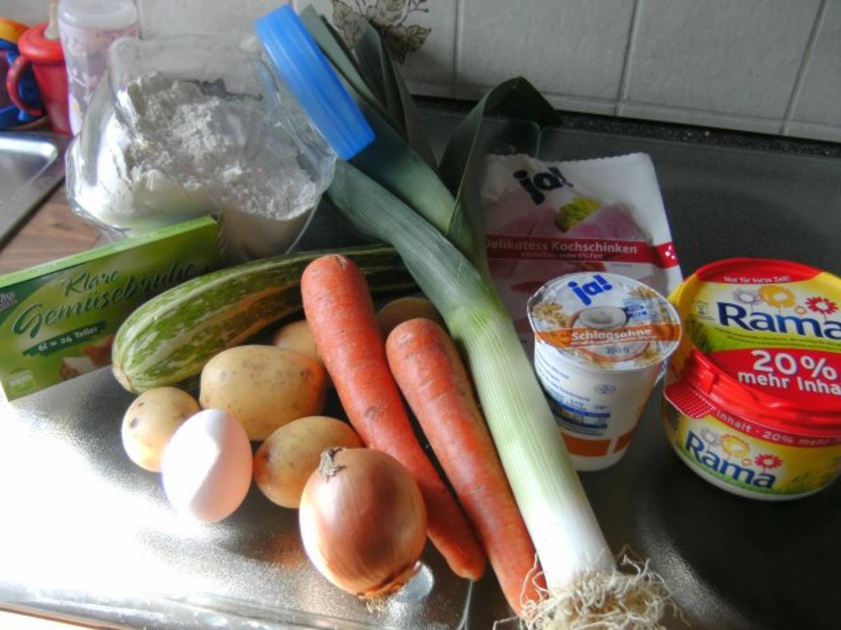 Kartoffel Gemüse Auflauf mit Schinken - 165 kcal/100g