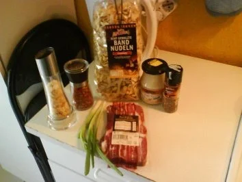 Rezept: Nudeln: Chakalaka-Bandnudeln mit Harrissa-Käsesoße Bild Nr. 2 Nudeln: Chakalaka-Bandnudeln mit Harrissa-Käsesoße - Rezept - Bild Nr. 2