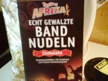 Rezept: Nudeln: Chakalaka-Bandnudeln mit Harrissa-Käsesoße Bild Nr. 3 Nudeln: Chakalaka-Bandnudeln mit Harrissa-Käsesoße - Rezept - Bild Nr. 3